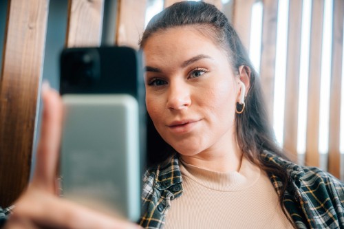 Verbatim Charge 'n' Go Magnetic Wireless Power Bank 10000mAh Green