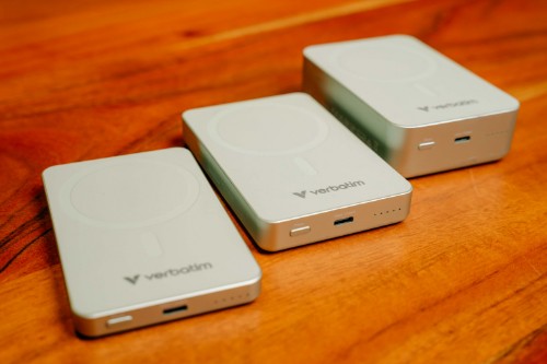 Verbatim Charge 'n' Go Essentials Magnetic Wireless Power Bank 10000 mAh Green