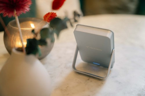 Verbatim Charge 'n' Go Magnetic Wireless Power Bank with stand - 10000 mAh Grey